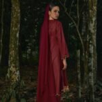 Veil Mayang Mengurai in Burgundy