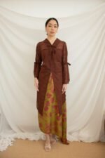 Kebaya Top In Lembayung (Brown) - Image 6