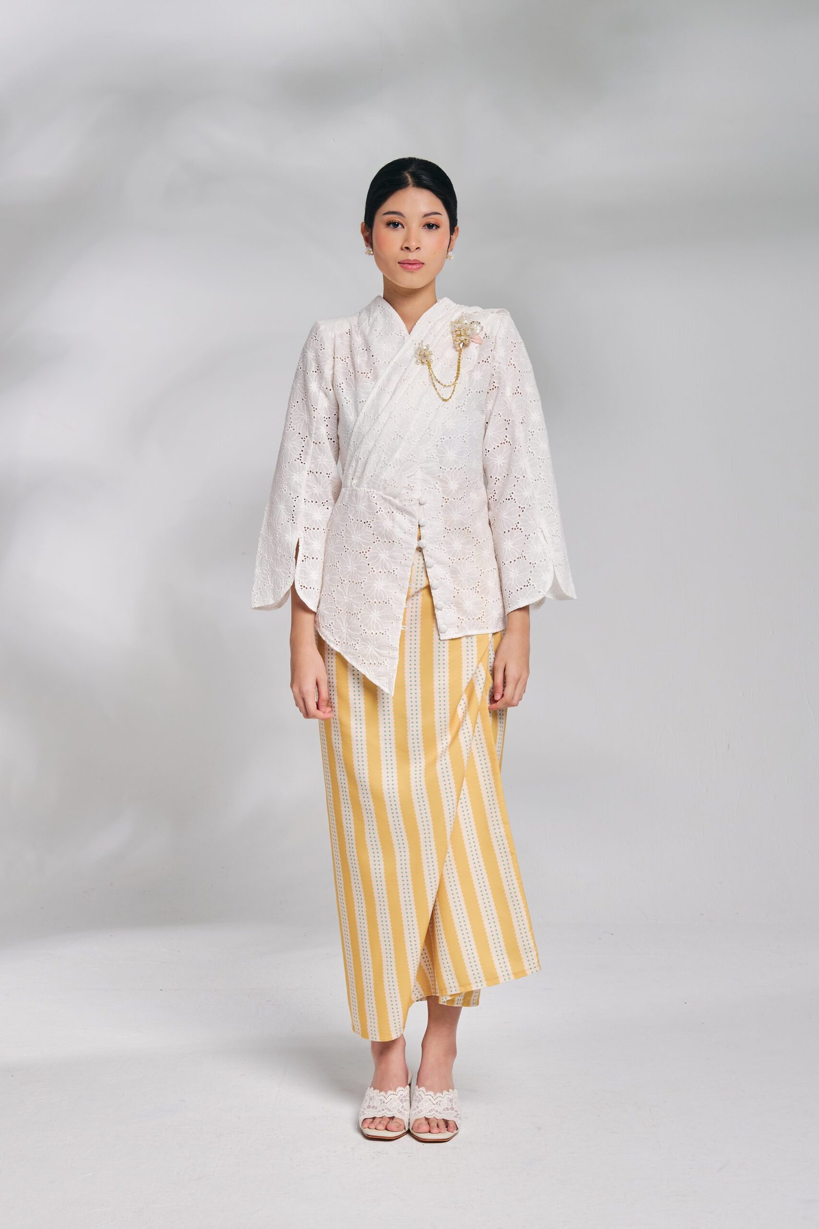 nara w 1 Nara In Off White - Image 1