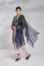 Sejuna In Black - Image 3